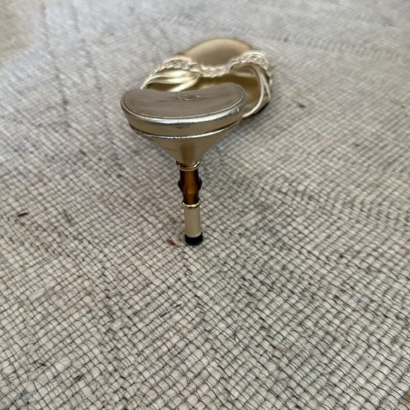 Authentic GUCCI Gold Sandals Sz 7. Purchased from SFA. Box & dust bag included - Picture 10 of 11